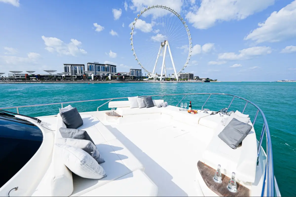Ferretti 670 Luxury Yacht — photo 3