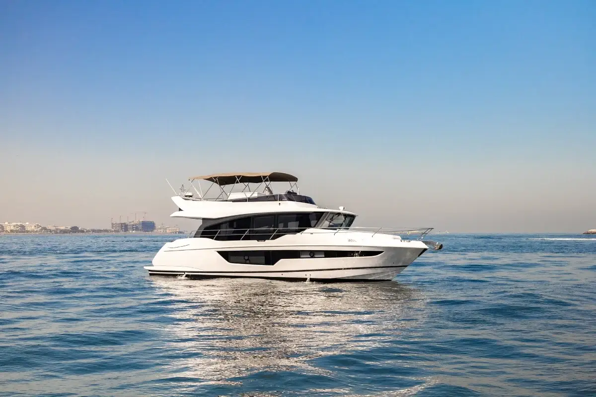 56 Ft Fly Yacht — photo 2