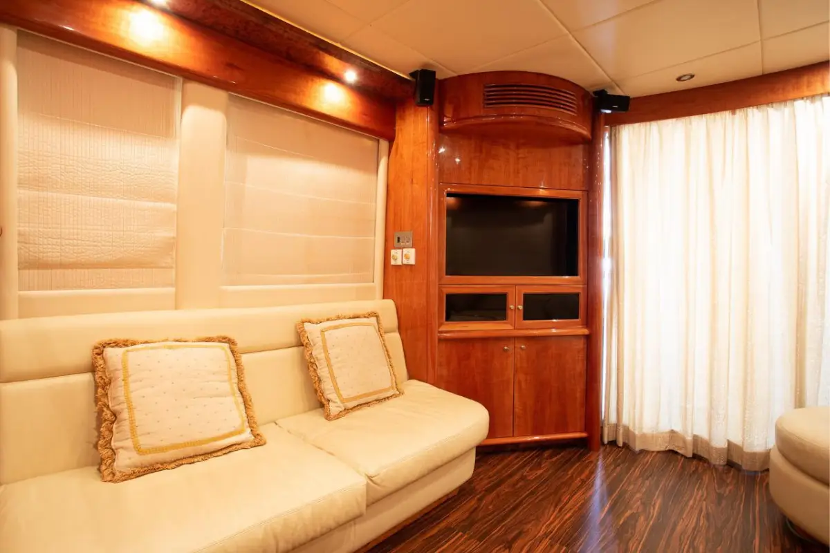 70 Ft Majesty Yacht — photo 5