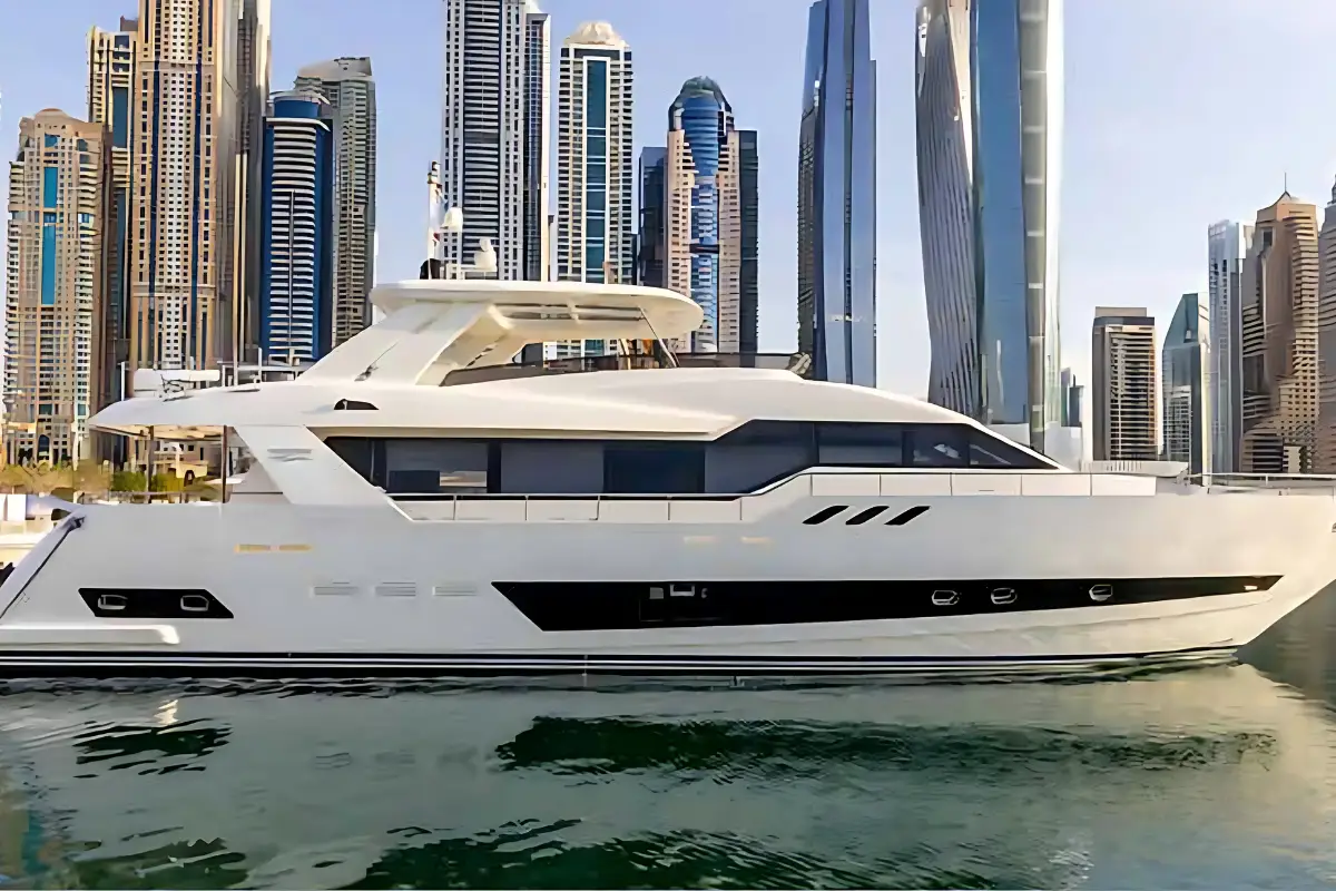 96 Ft Caliente Luxury Yacht — photo 1