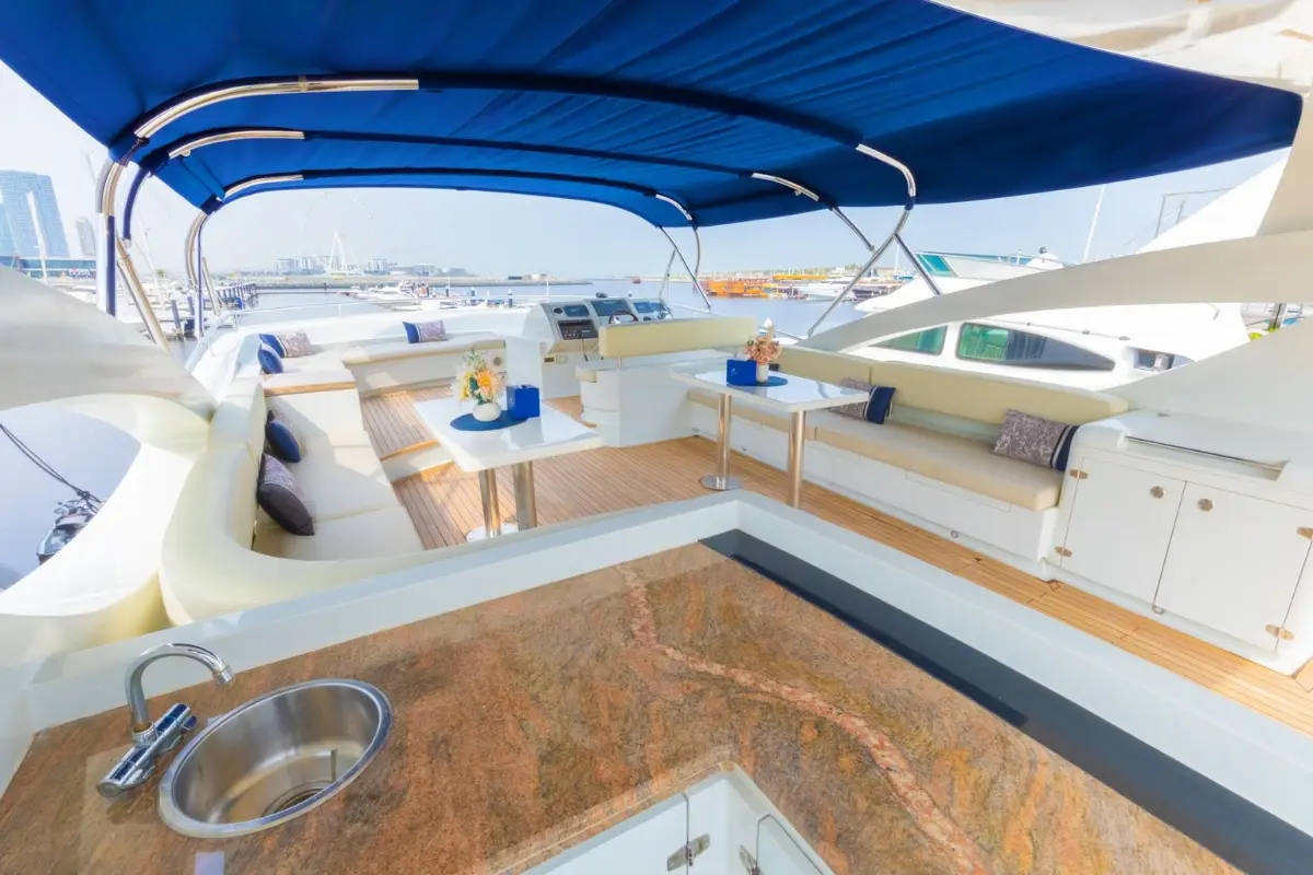 110 Ft Kona Luxury Yacht — photo 6